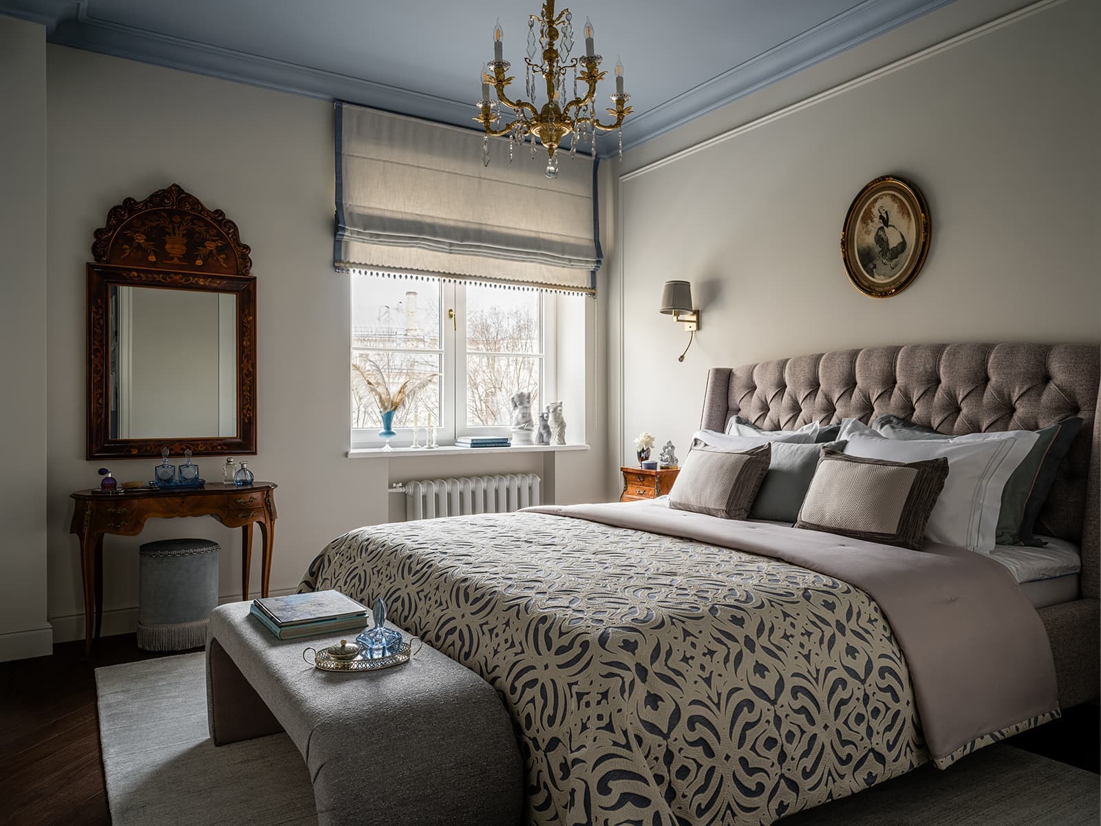 Парадный интерьер светлой квартиры в знаменитой сталинке — проект BF Creative