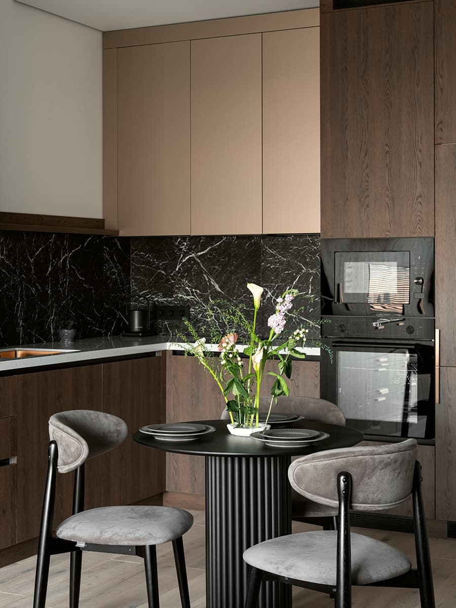 Обволакивающий интерьер квартиры-студии в Москве — проект Yuloo Studio