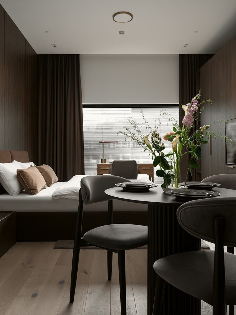 Обволакивающий интерьер квартиры-студии в Москве — проект Yuloo Studio