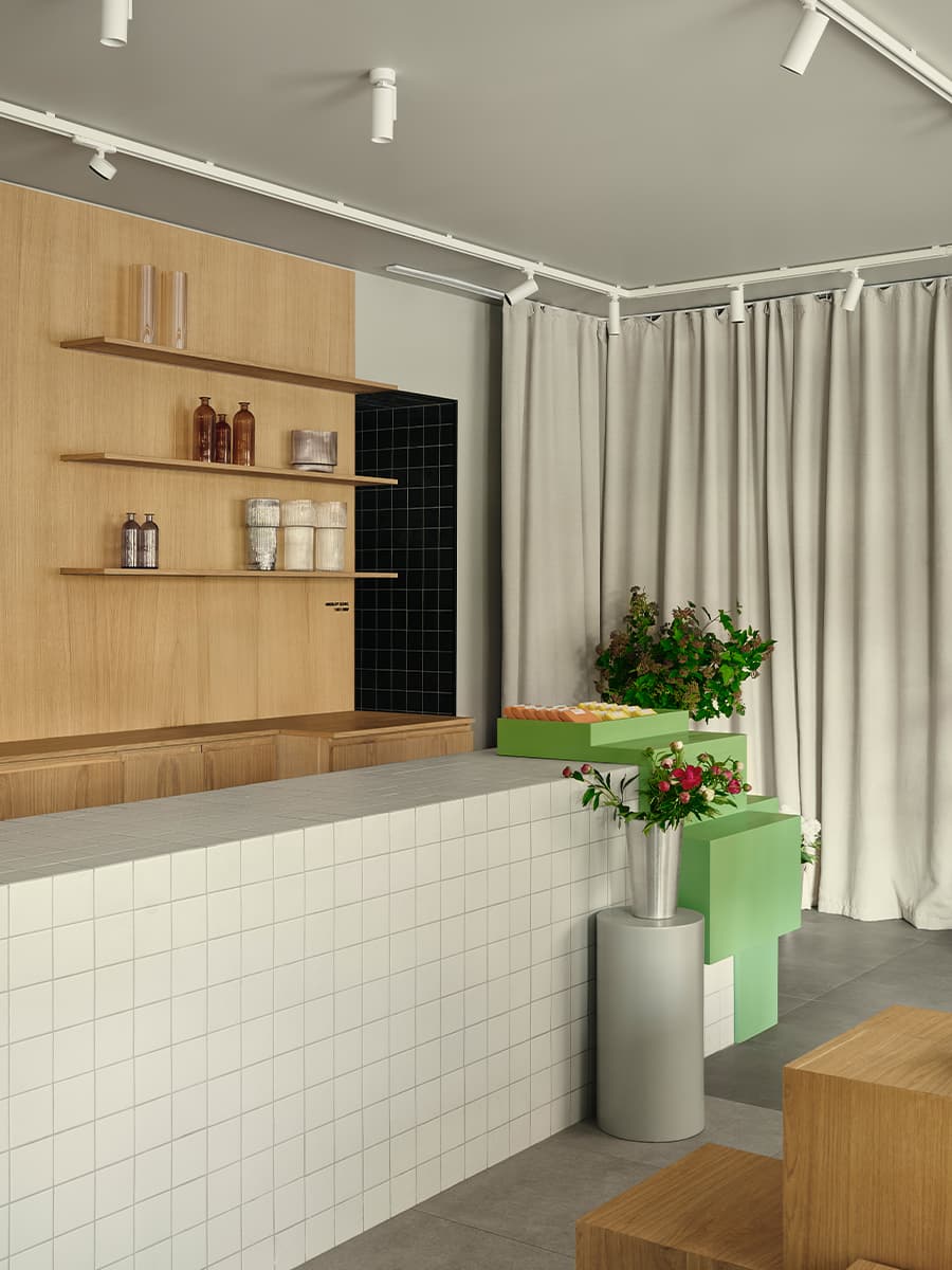 Небанальная трактовка «русского стиля» в интерьере кафе «Просвет» — проект KIDZ