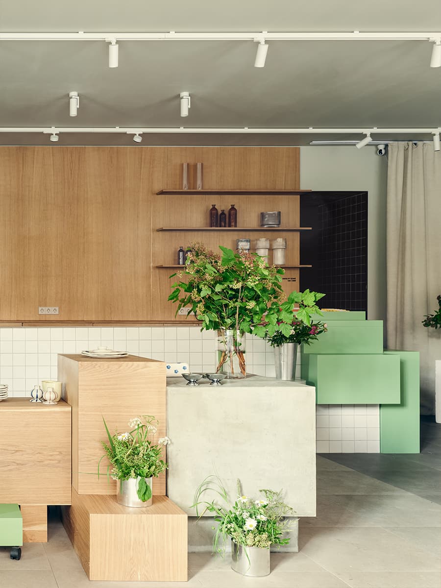 Небанальная трактовка «русского стиля» в интерьере кафе «Просвет» — проект KIDZ