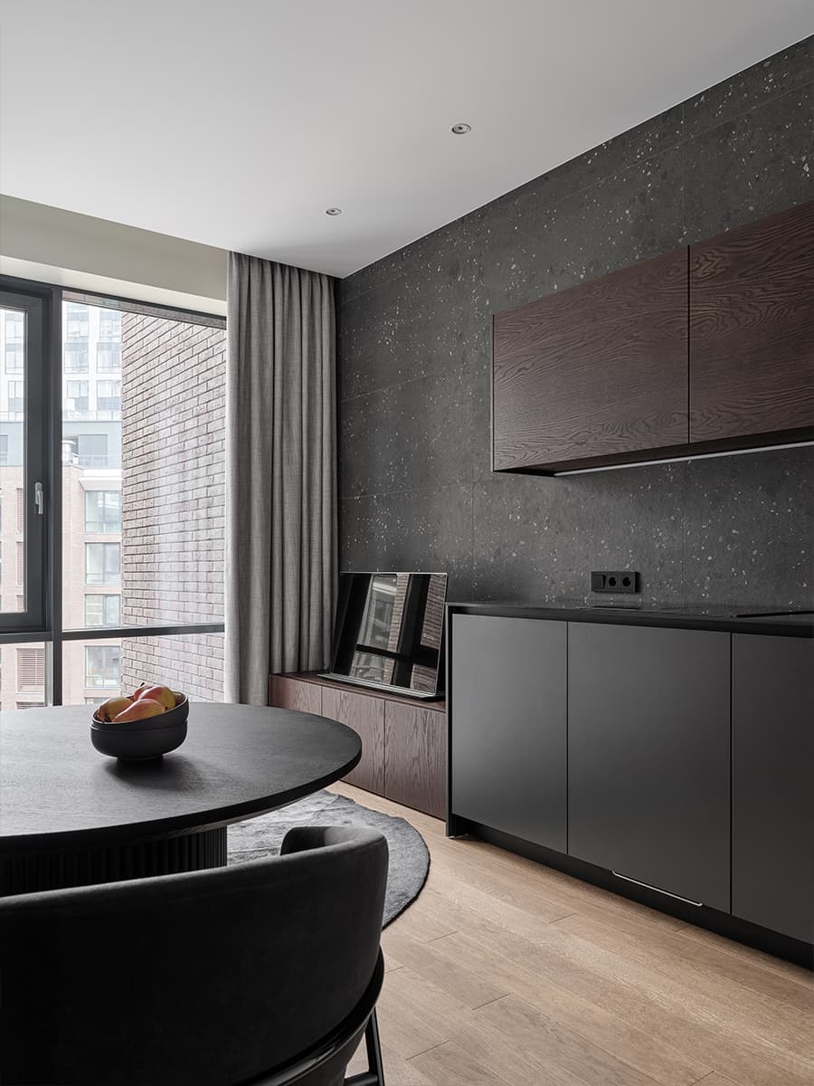 Контрасты и необычный монтаж светильников в интерьере небольшой квартиры — проект Alexander Tischler