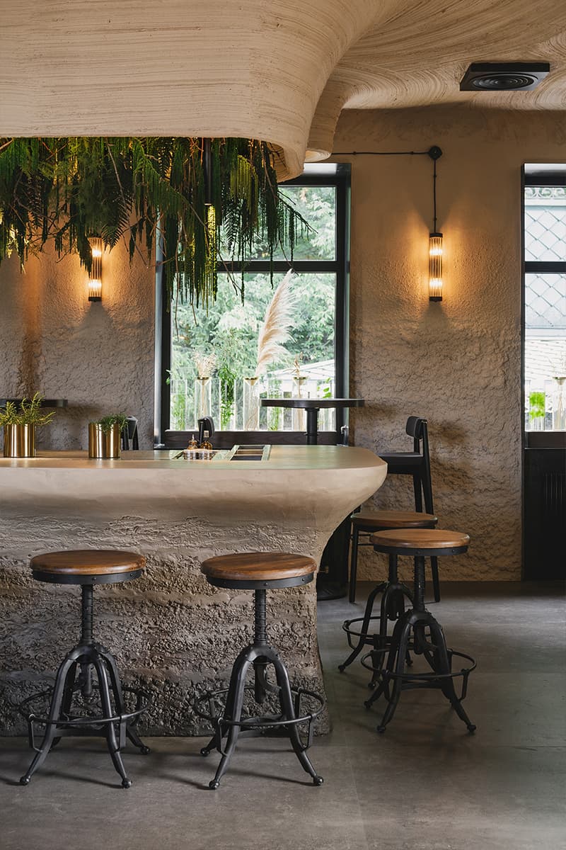 Атмосфера тайной лаборатории в интерьере небольшого бара — проект INT2 architecture