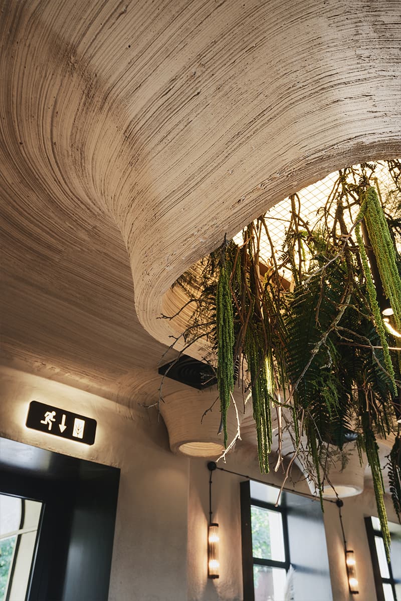 Атмосфера тайной лаборатории в интерьере небольшого бара — проект INT2 architecture