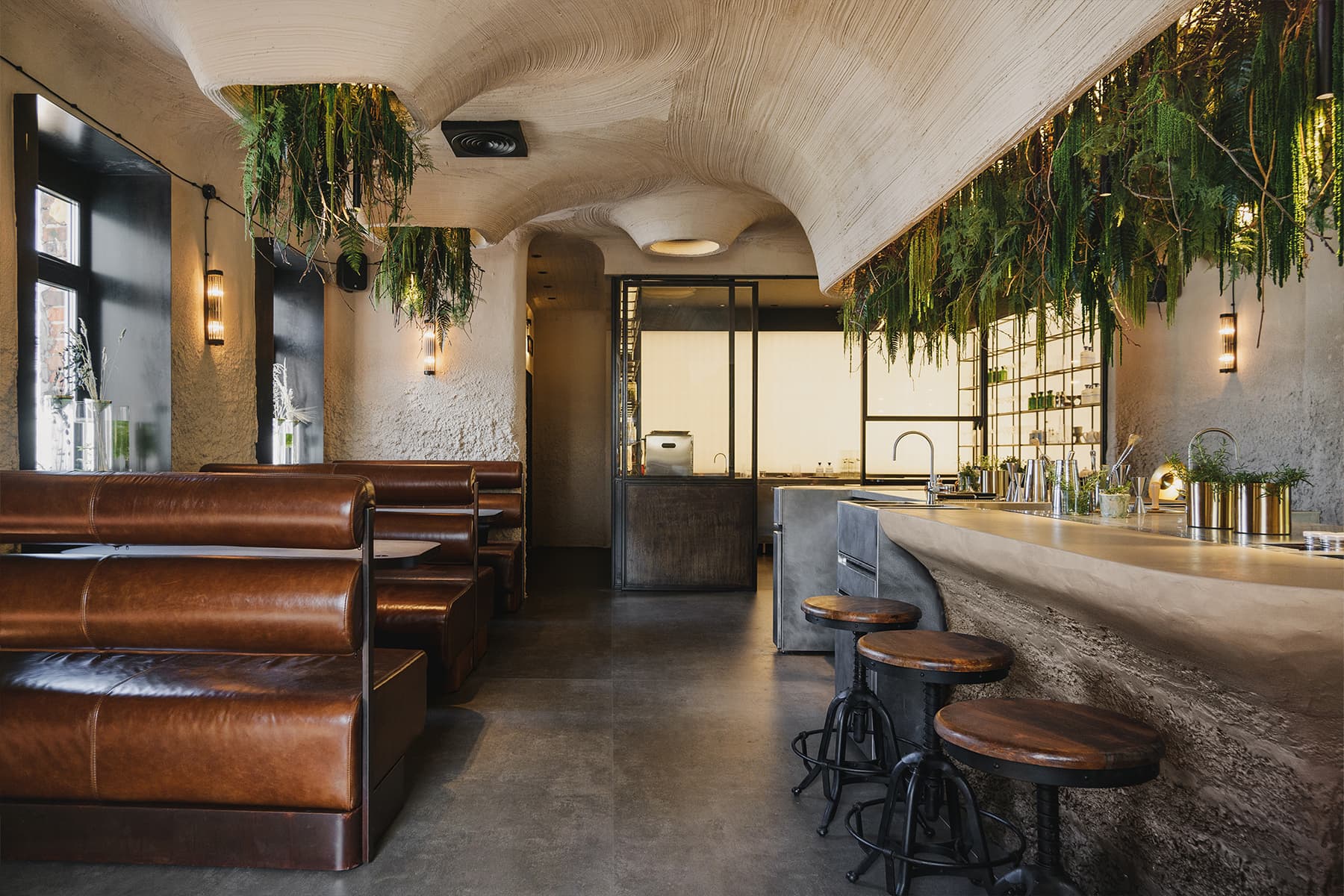 Атмосфера тайной лаборатории в интерьере небольшого бара — проект INT2 architecture