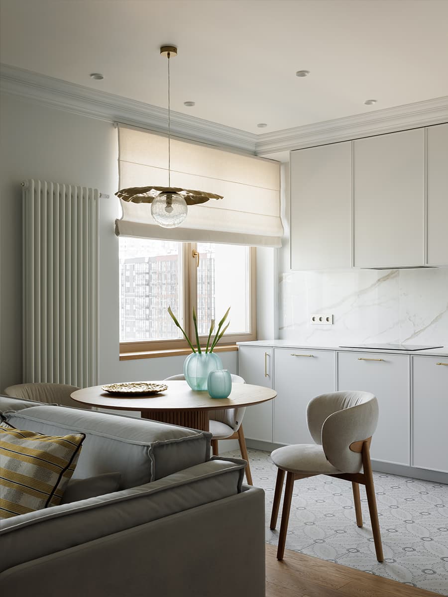 Теплый оттенок дерева и мятные акценты в интерьере квартиры для девушки — проект Юлии Бабинцевой