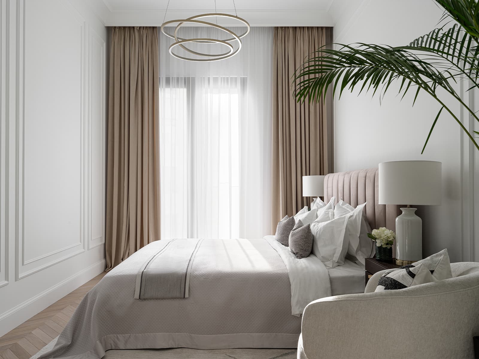 Интерьер инвестиционной квартиры в неоклассическом стиле — проект Victoria Vlasova Interiors