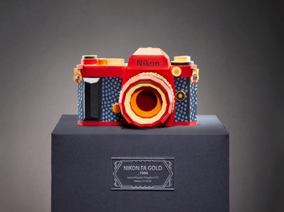 Художник из Сеула представил бумажные версии классических камер