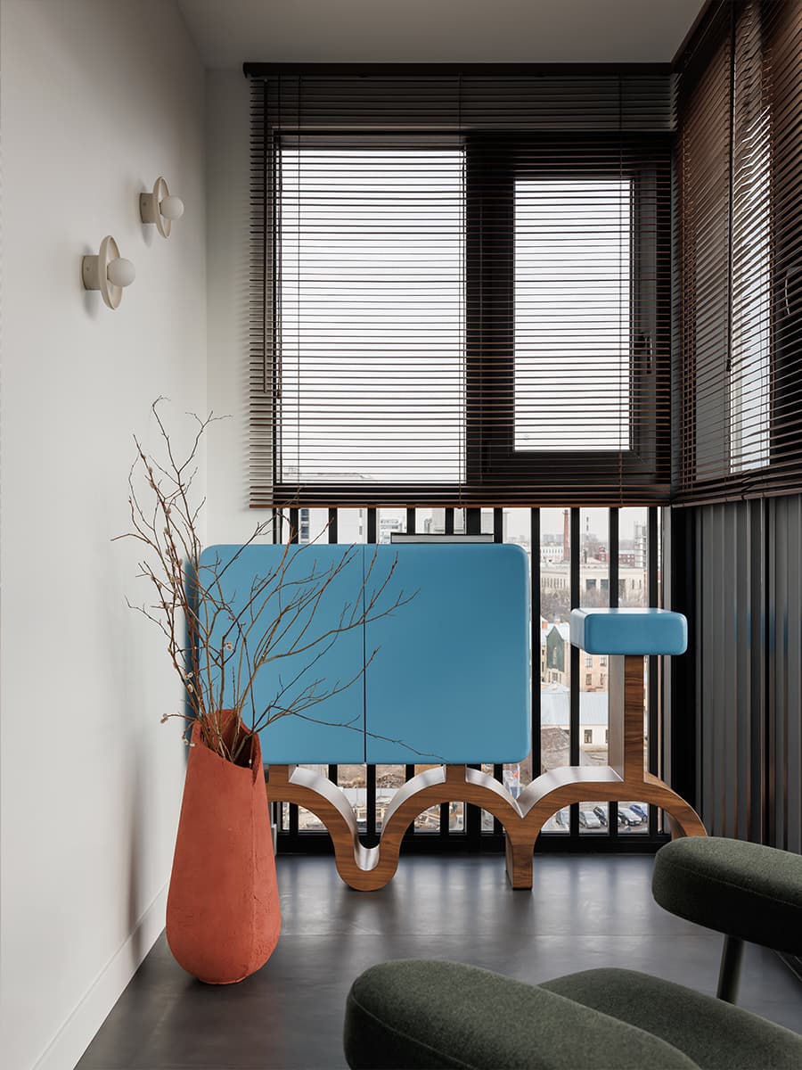 Игра геометрии в квартире с квадратными окнами — проект студии VI-interiors