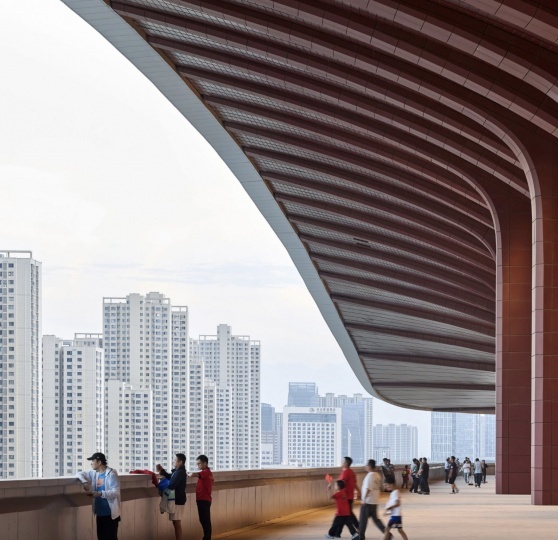 Zaha Hadid Architects построили футбольный стадион в Сиане
