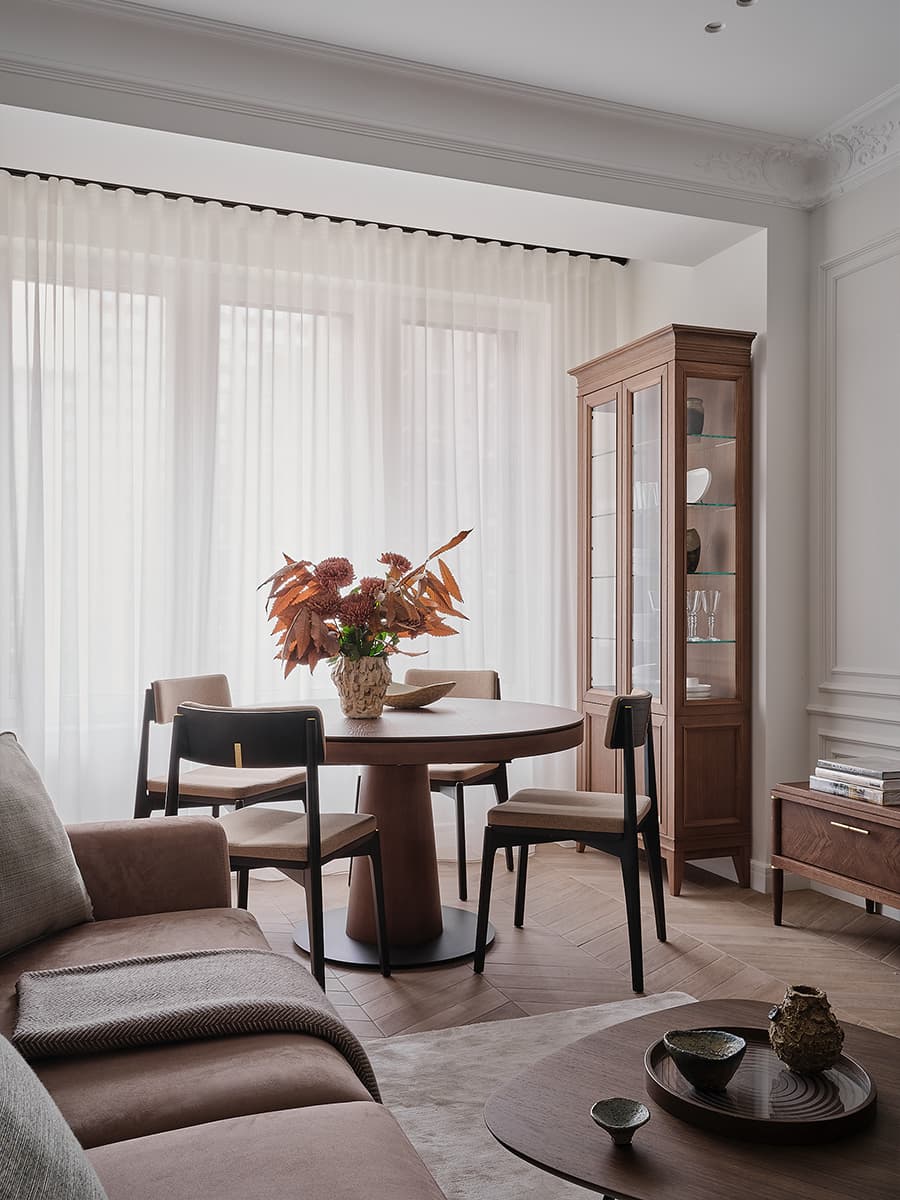 Шоколадные и персиковые тона в интерьере семейной квартиры — проект Дженнет Койтемировой