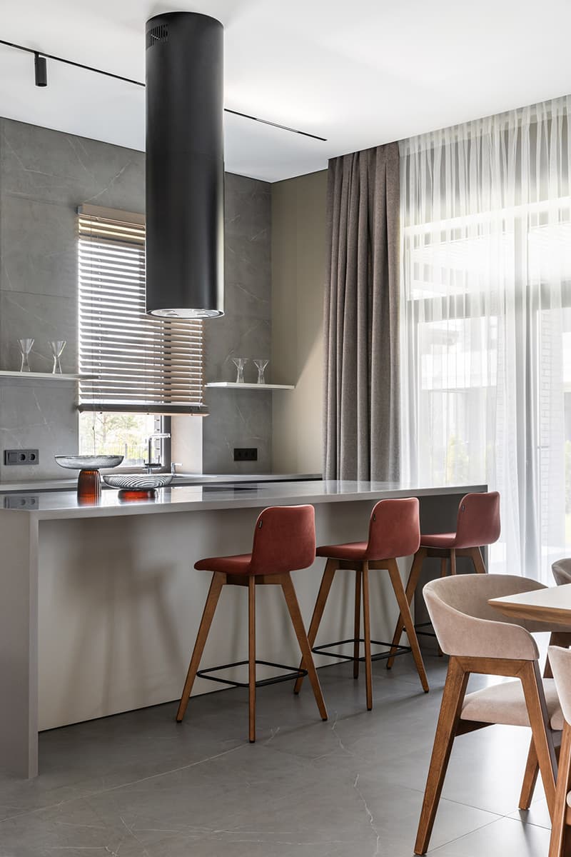 Сдержанный интерьер загородного дома на продажу — проект Buro2D