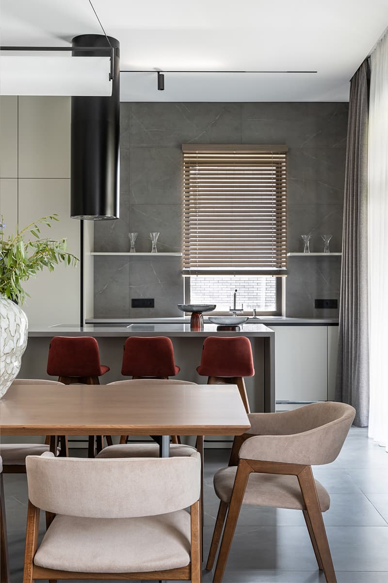 Сдержанный интерьер загородного дома на продажу — проект Buro2D