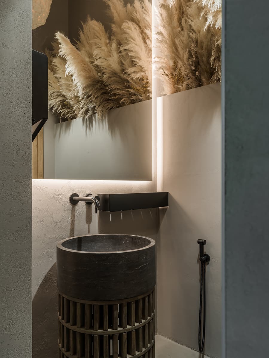 Деликатные отсылки к итальянской культуре в интерьере шоурума — проект дизайн-студии «Мария-Арт»