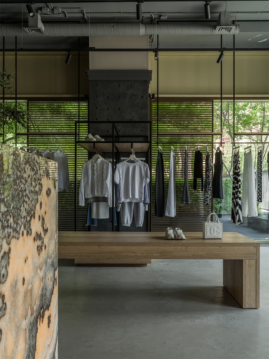 Деликатные отсылки к итальянской культуре в интерьере шоурума — проект дизайн-студии «Мария-Арт»