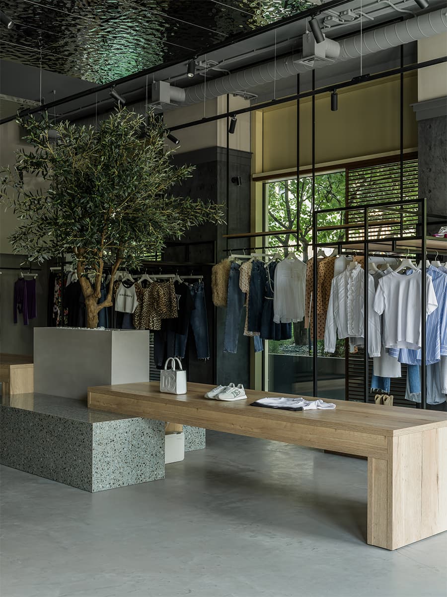 Деликатные отсылки к итальянской культуре в интерьере шоурума — проект дизайн-студии «Мария-Арт»