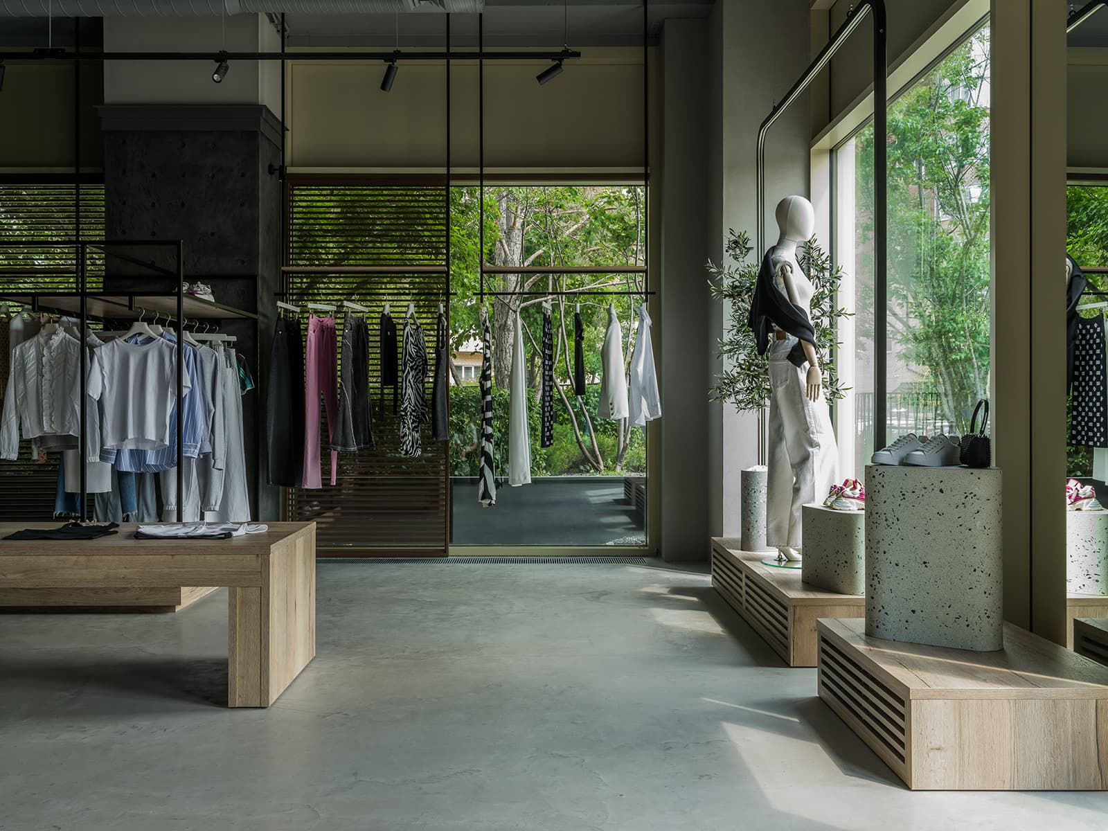 Деликатные отсылки к итальянской культуре в интерьере шоурума — проект дизайн-студии «Мария-Арт»