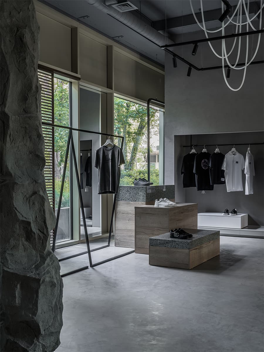 Деликатные отсылки к итальянской культуре в интерьере шоурума — проект дизайн-студии «Мария-Арт»