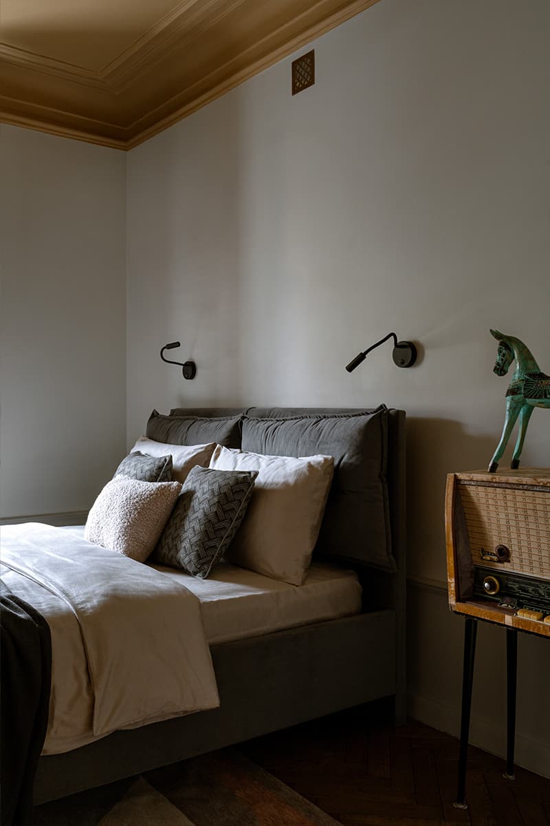 Игра теплых и холодных тонов в интерьере квартиры с советским характером — проект Ксении Крыловой