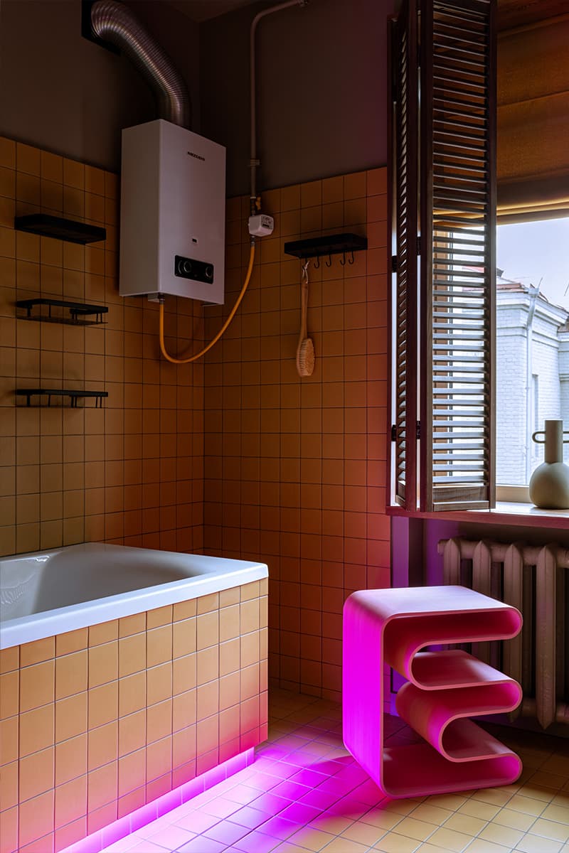 Игра теплых и холодных тонов в интерьере квартиры с советским характером — проект Ксении Крыловой