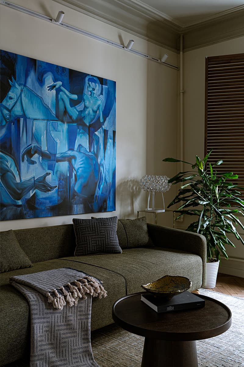 Игра теплых и холодных тонов в интерьере квартиры с советским характером — проект Ксении Крыловой