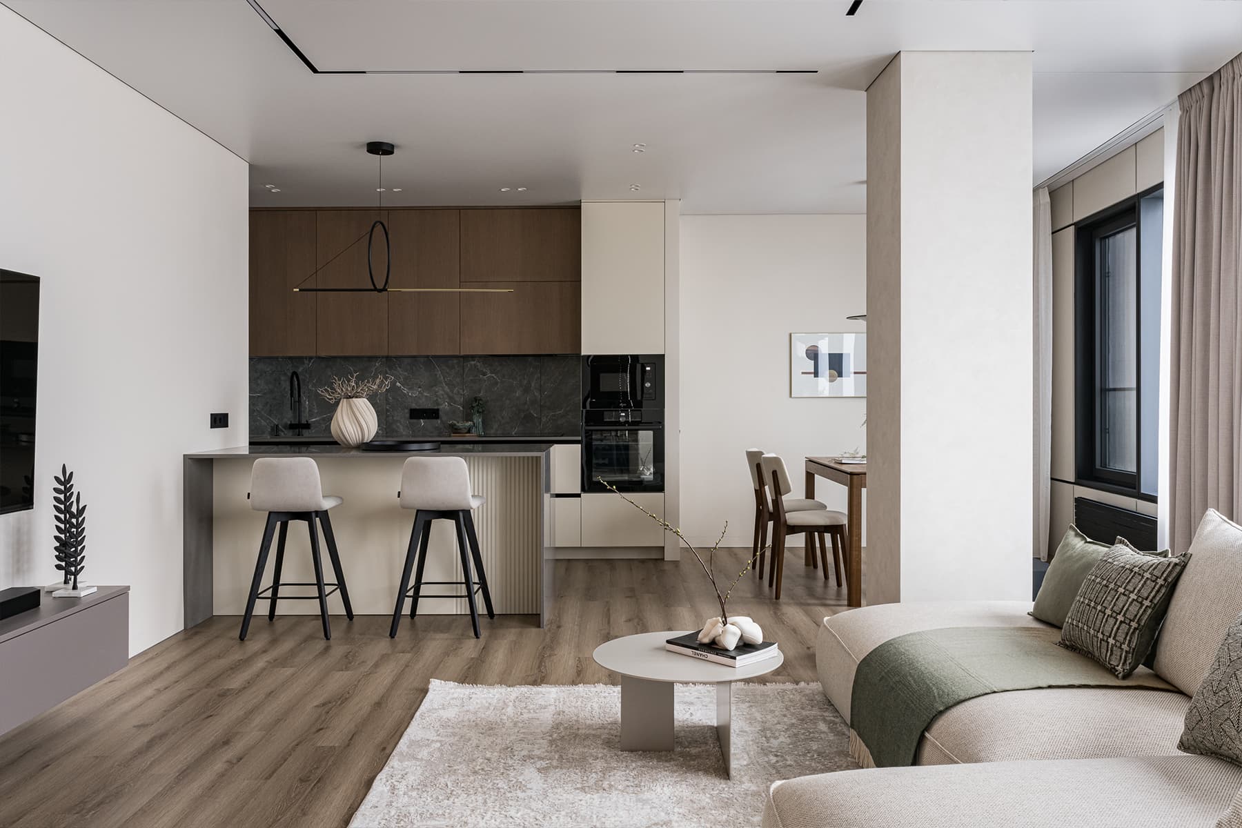 Умиротворяющие краски и теплое дерево в интерьере квартиры для молодой девушки — проект студии Aleta interiors