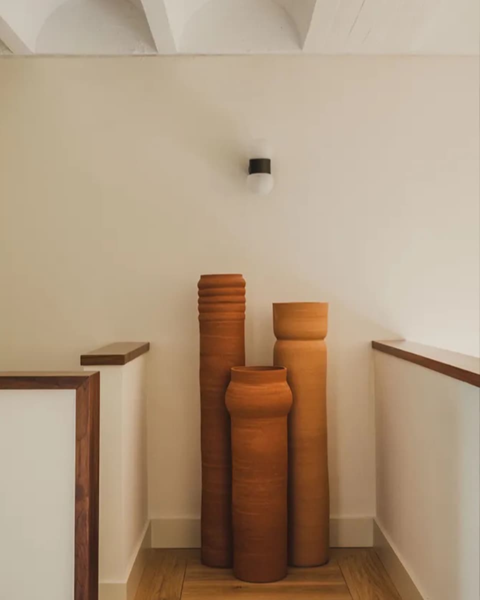 Переосмысление бруталистской архитектуры в интерьере квартиры-дуплекса — проект LOBB Studio