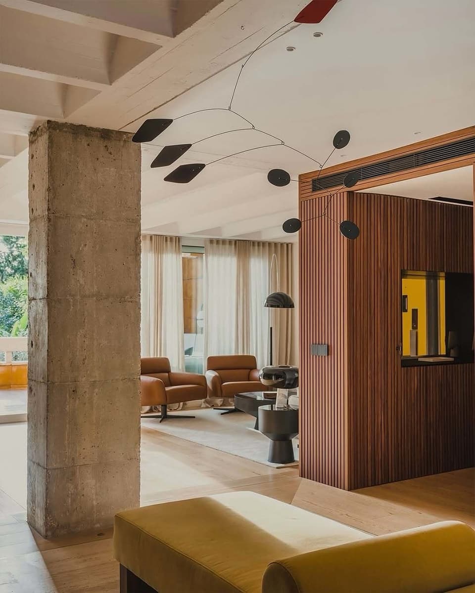 Переосмысление бруталистской архитектуры в интерьере квартиры-дуплекса — проект LOBB Studio