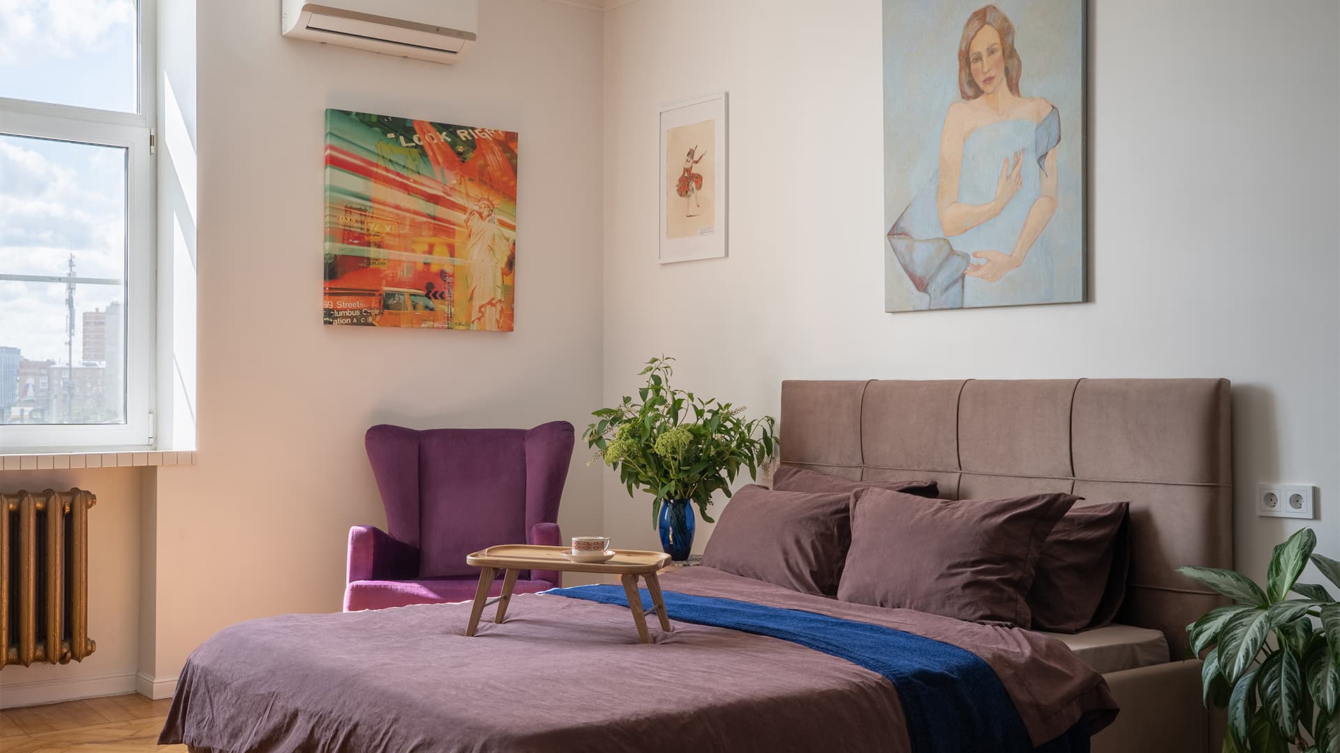 Коллекция искусства в небольшой квартире девушки-иконописца — проект Лидии Напреенко Коллекция искусства в небольшой квартире девушки-иконописца — проект Лидии Напреенко