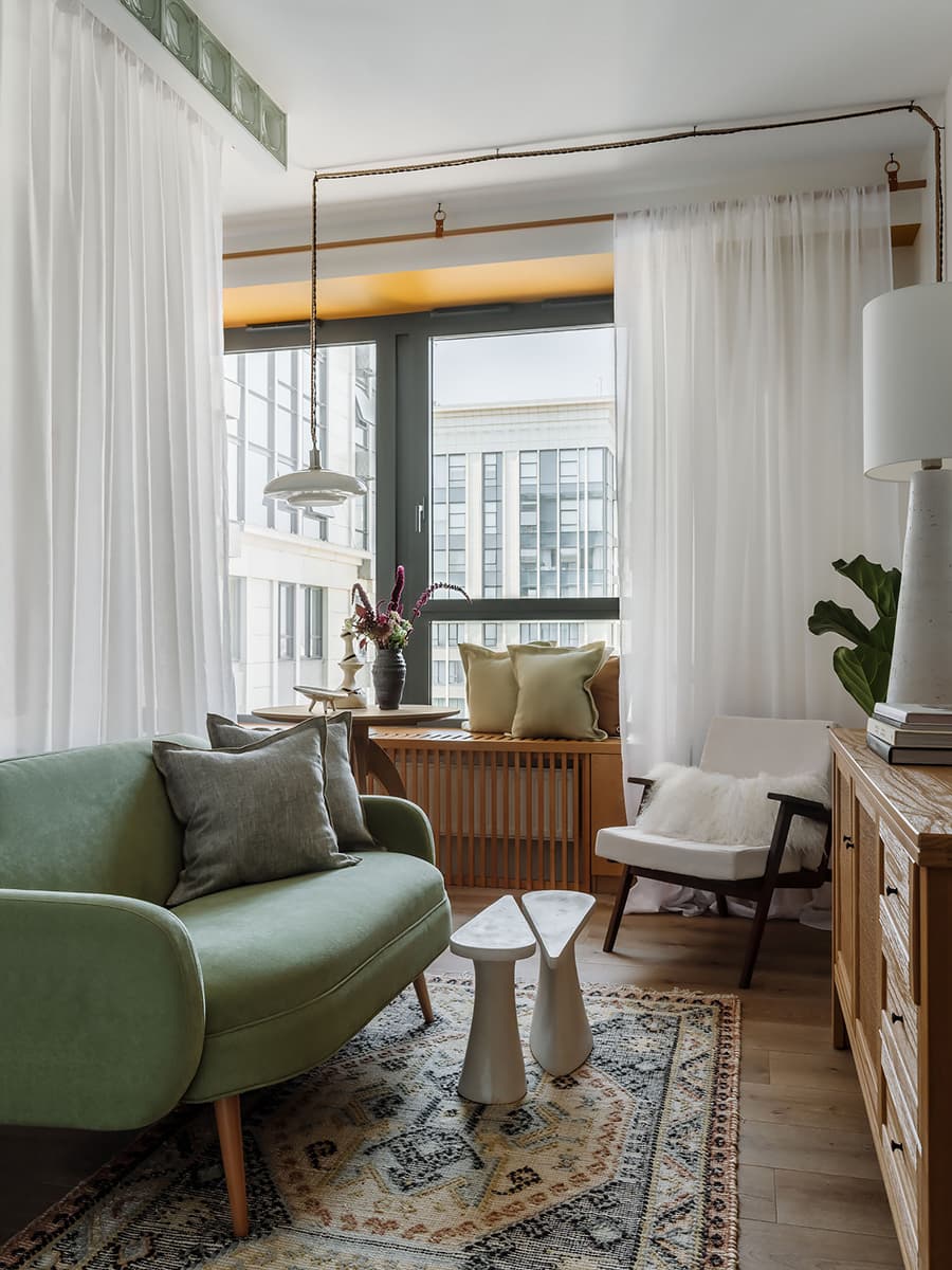 Воздушный интерьер небольших апартаментов для стилиста — проект Анастасии Струве