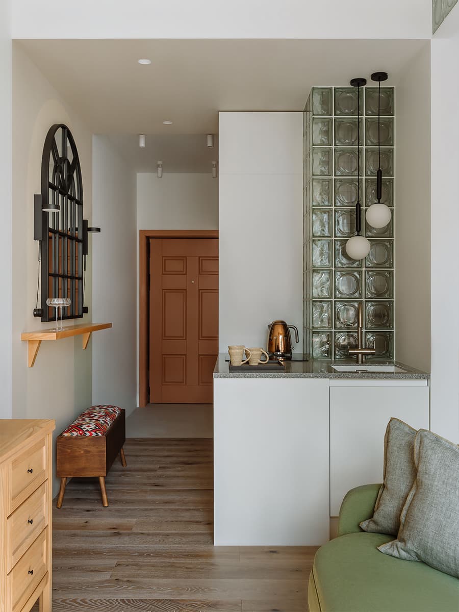 Воздушный интерьер небольших апартаментов для стилиста — проект Анастасии Струве