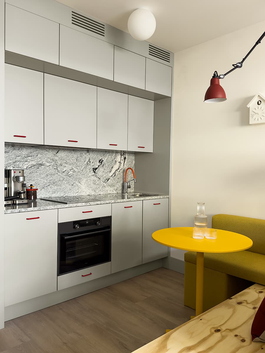 Практичный интерьер небольшой квартиры с собственным палисадником — проект дизайн-студии ANCconcept