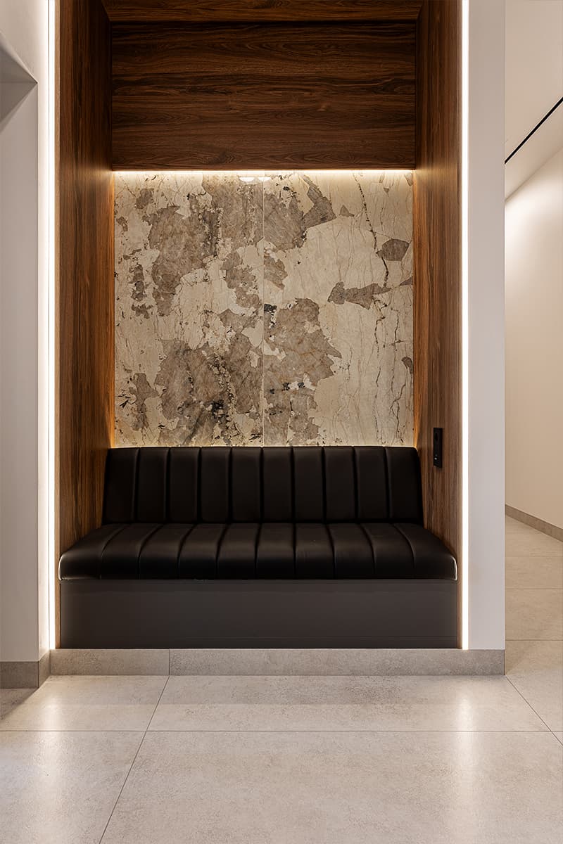 Умиротворяющий интерьер частной стоматологии — проект Сергея Купреенко