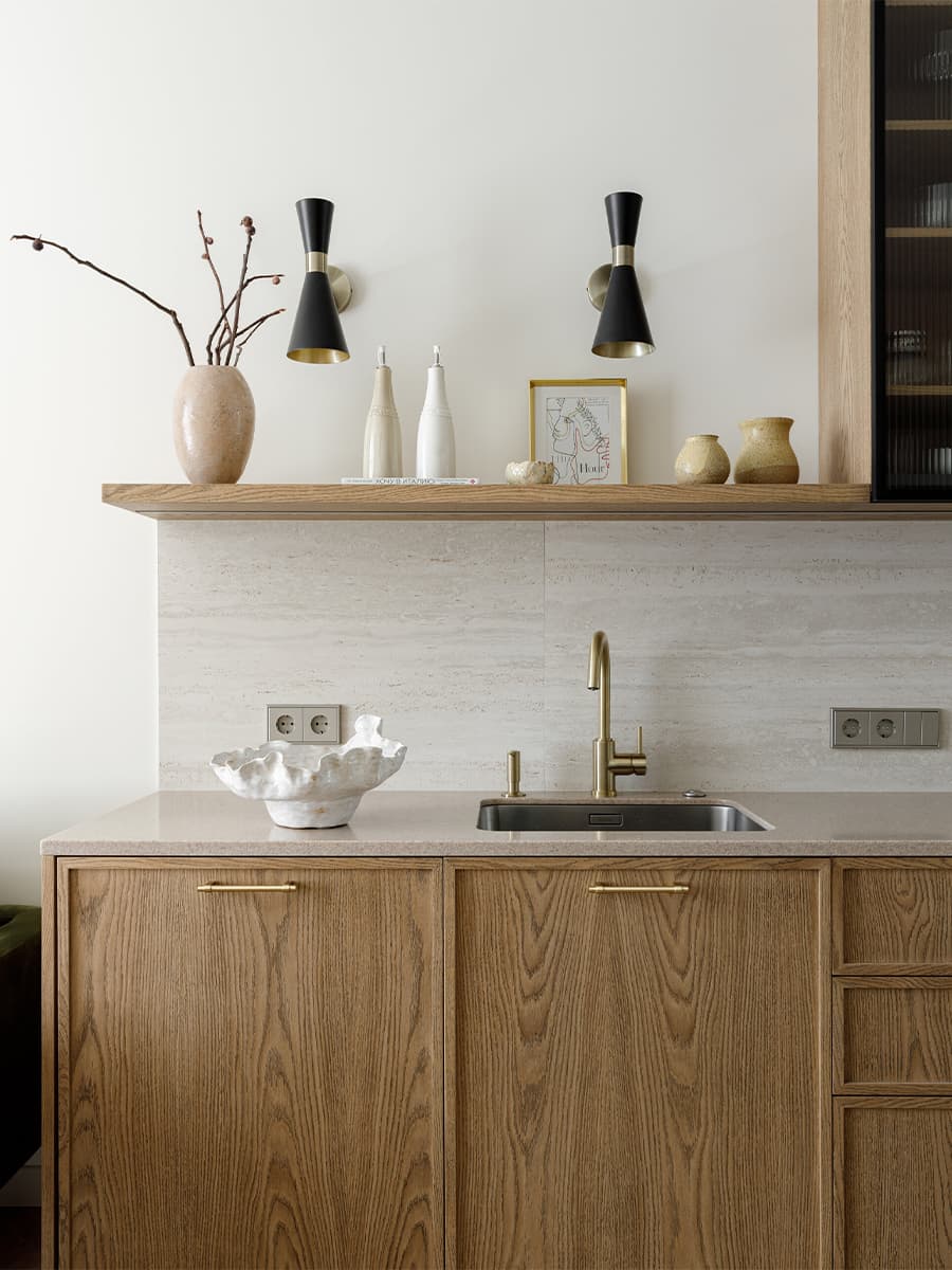 Арочные проемы и текстильные перегородки в интерьере небольшой квартиры — проект Лины Князевой