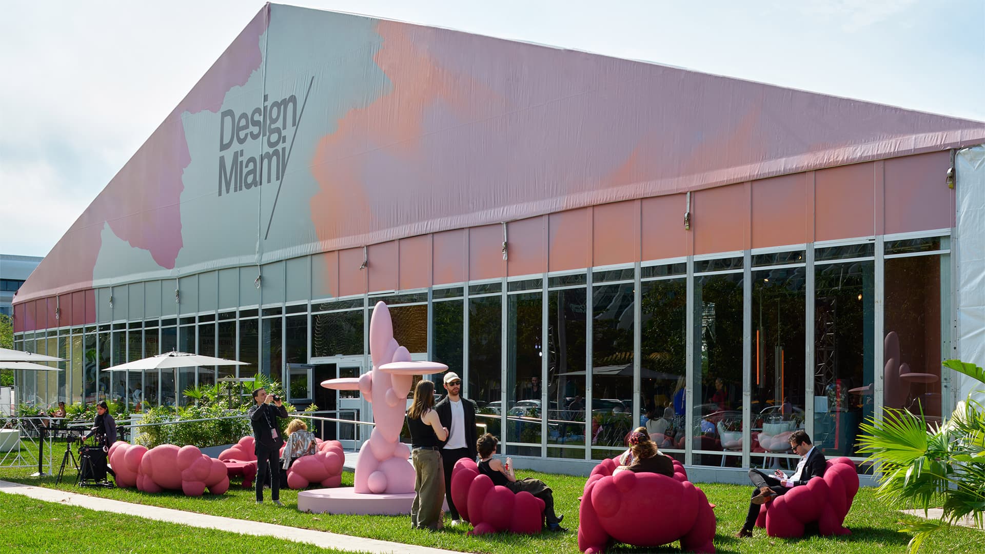 Момент рефлексии: чего ждать от ярмарки Design Miami 2025 Момент рефлексии: чего ждать от ярмарки Design Miami 2025