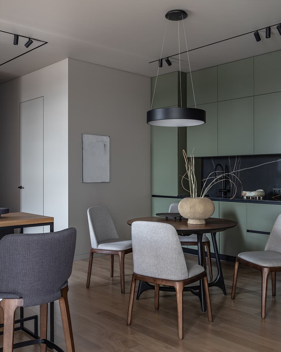 Цветовые переходы и легкие контрасты в интерьере квартиры для семьи — проект Анны и Максима Илющенко