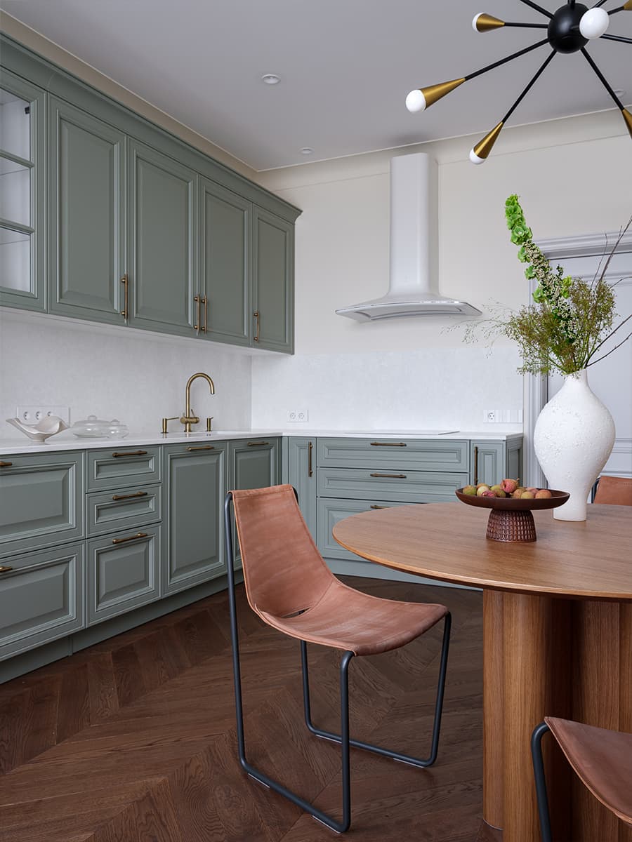 Элегантный интерьер с тонкими отсылками к классическому стилю — проект Кати Гербер