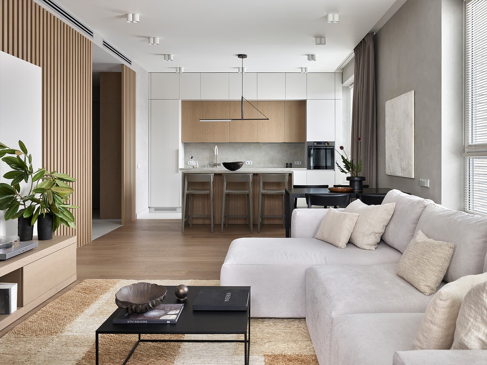 Эффектное изголовье из слэба в интерьере квартиры с необычной планировкой — проект MN Design