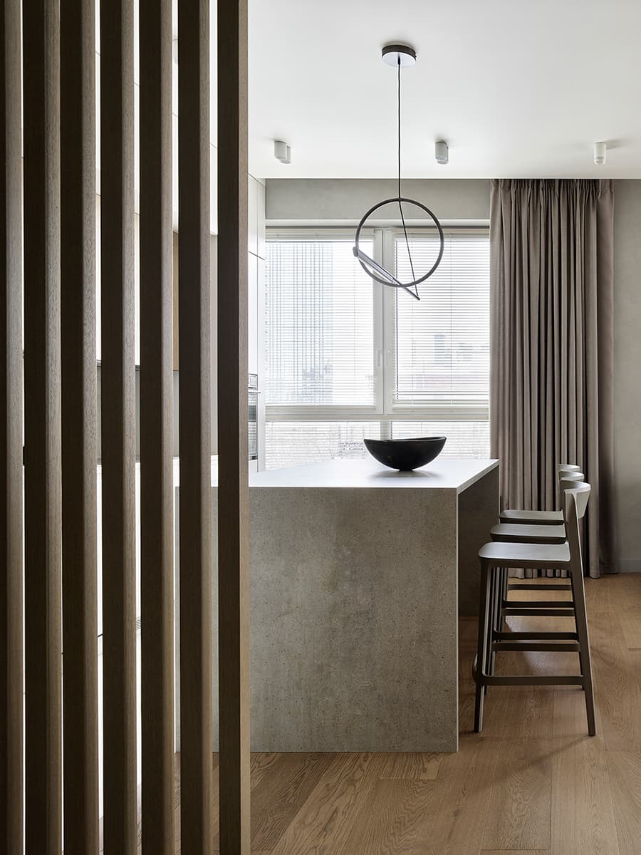 Эффектное изголовье из слэба в интерьере квартиры с необычной планировкой — проект MN Design