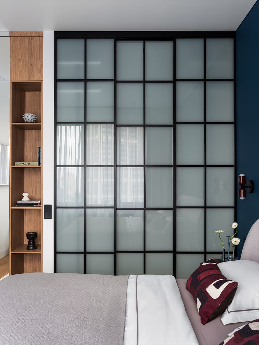 Отсылки к русской архитектуре, искусству и ремеслам в интерьере ресторана — проект студии LEFTdesign