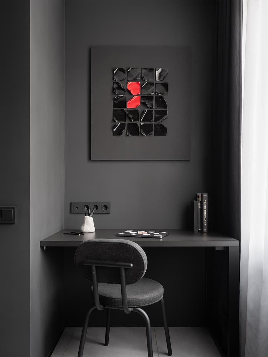 Обволакивающе-темный интерьер квартиры с двумя детскими спальнями — проект Юлии Комиссаровой