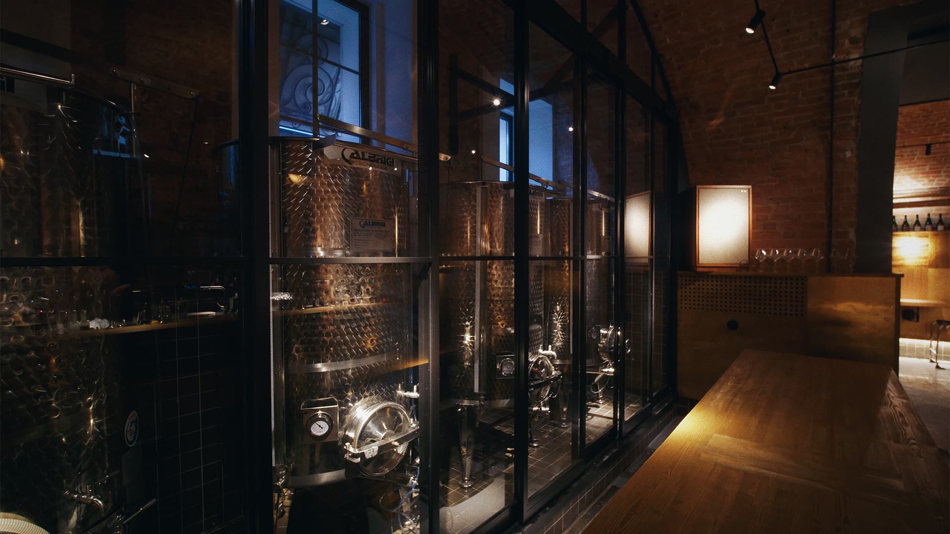 Urban Winery: современная винодельня в столичном особняке