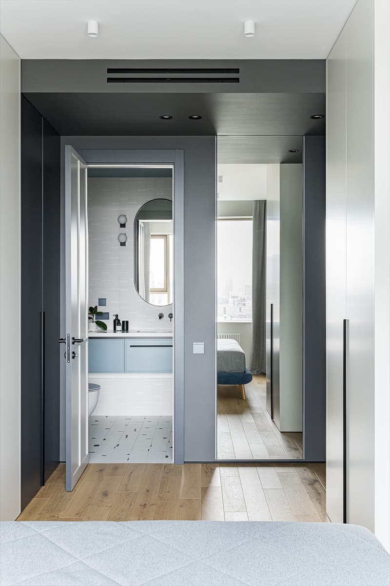 Смелые сочетания цветов в интерьере квартиры для творческой девушки — проект студии Mediana Interiors