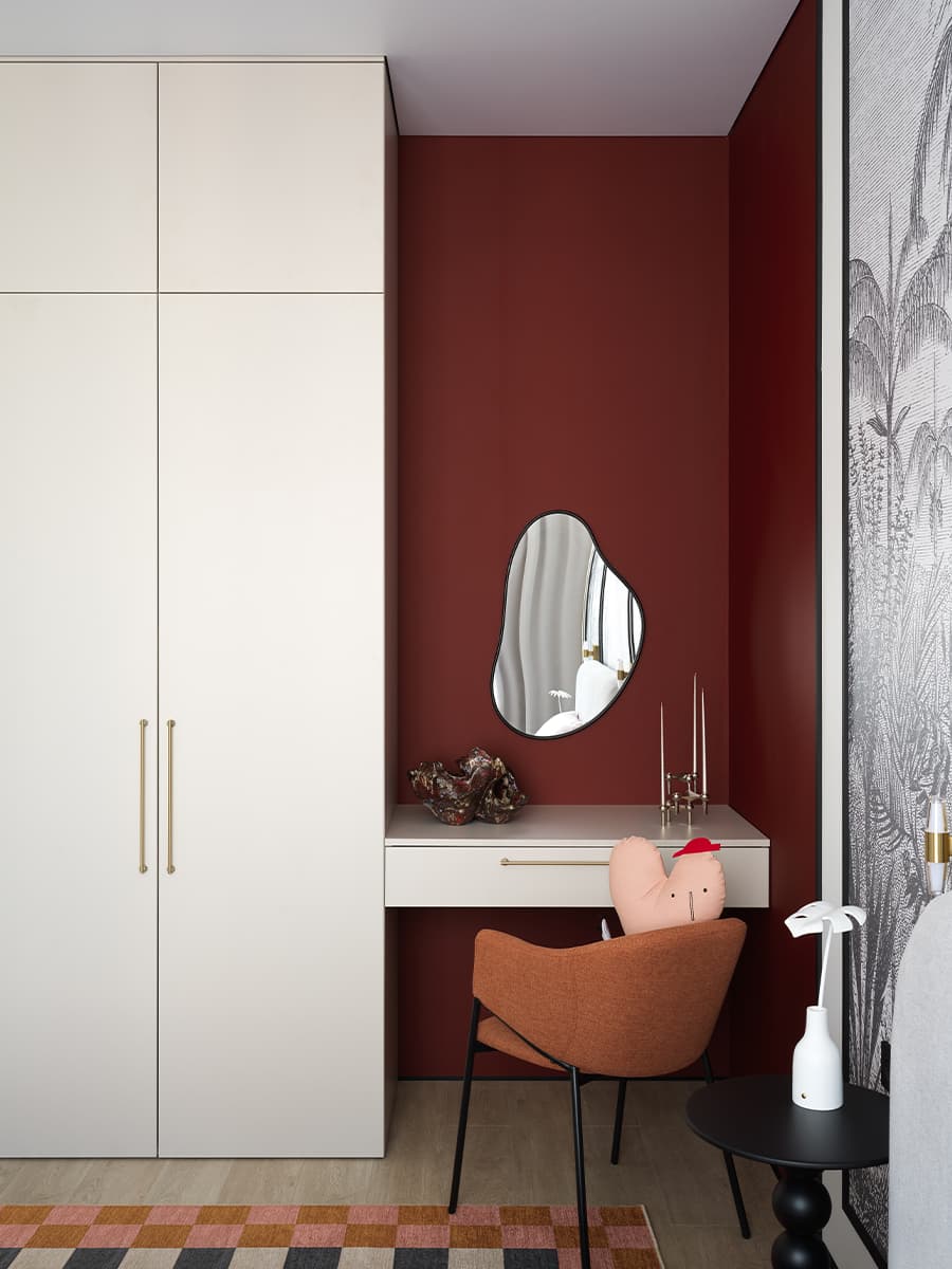 Глубокие бордовые тона в интерьере квартиры под сдачу — проект Натальи Федоровой