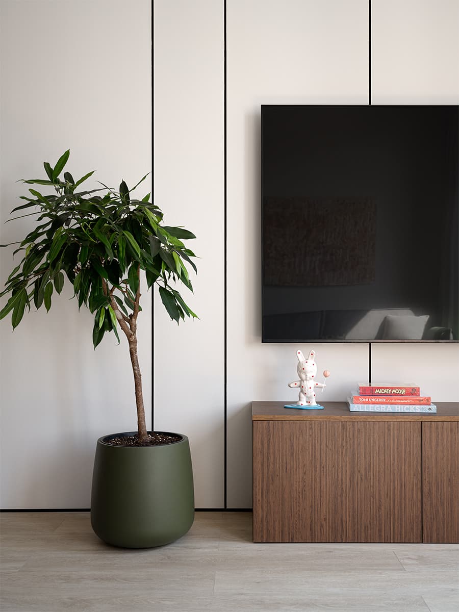 Глубокие бордовые тона в интерьере квартиры под сдачу — проект Натальи Федоровой