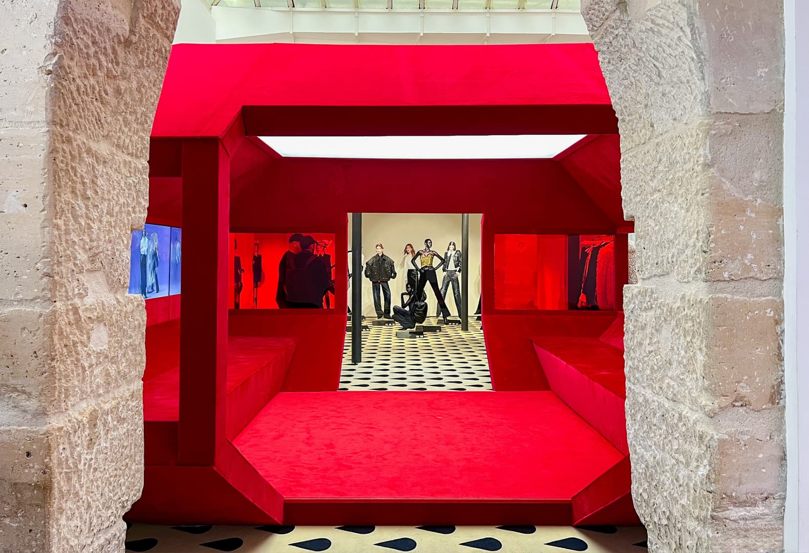 Трансформативный дизайн Гарри Нуриева