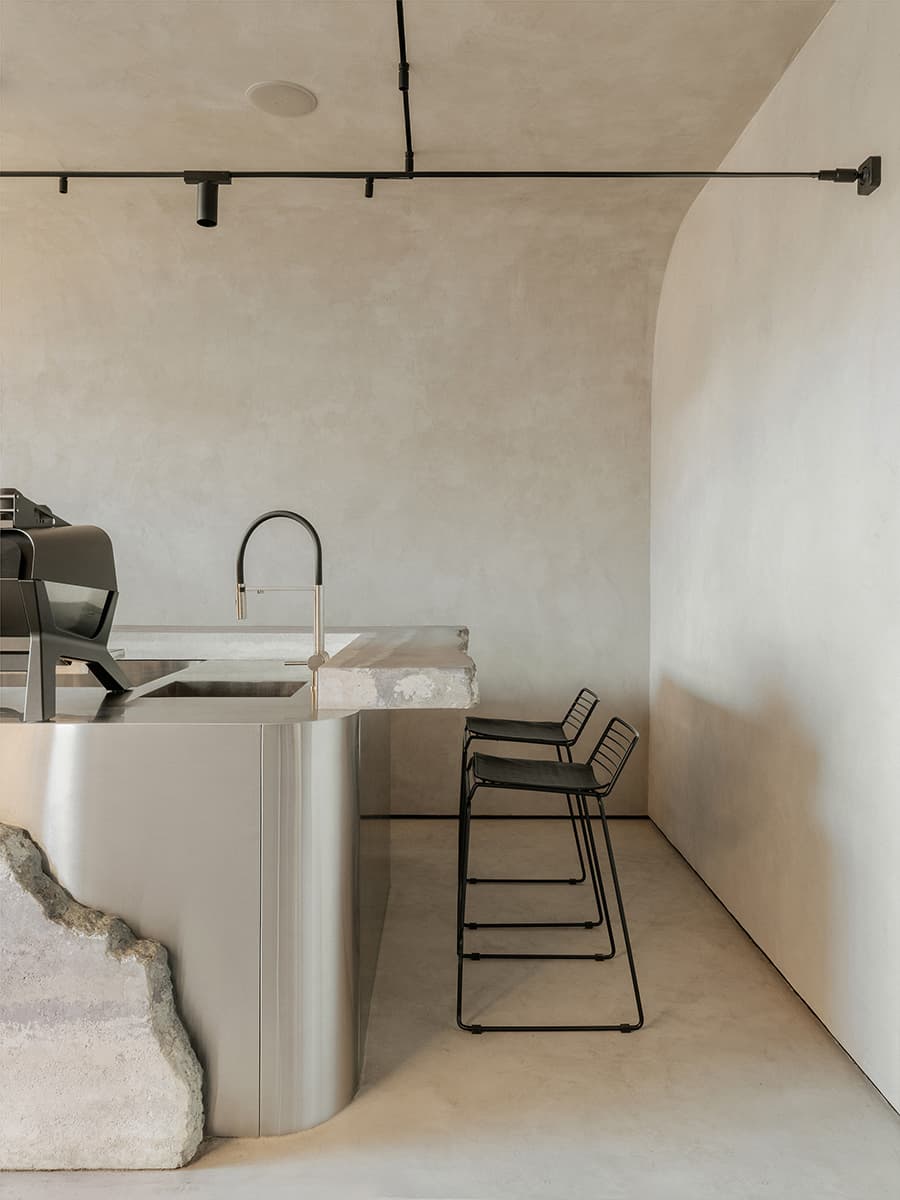 Брутальный интерьер «места силы» для любителей экстремального спорта — проект MARAT MAZUR Interior Design