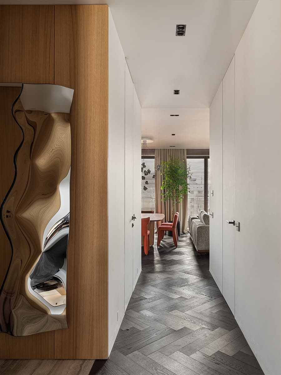 Молодежный интерьер большой квартиры для творческой девушки — проект ART-UGOL