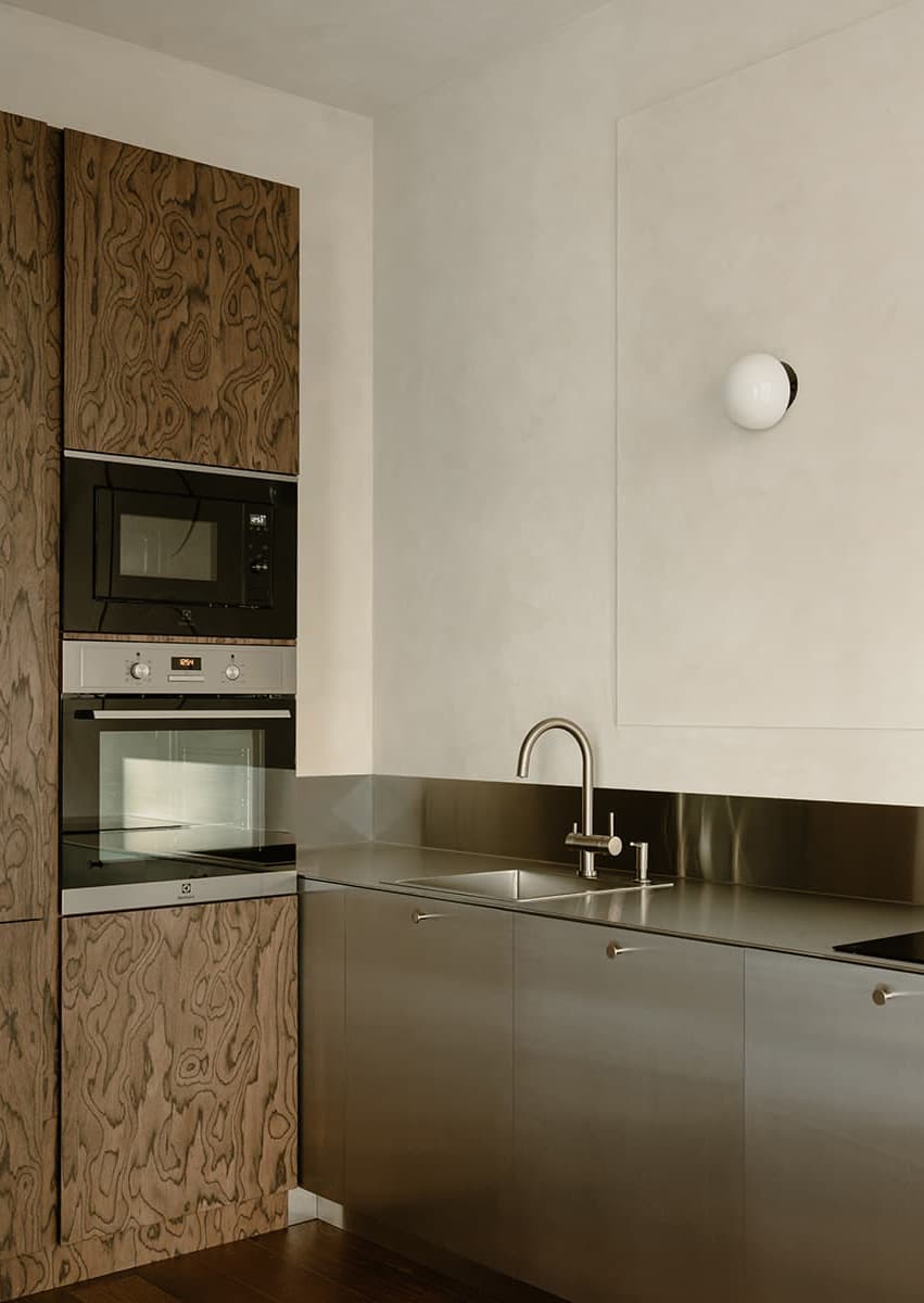 Интерьеры с кухнями из необычных материалов