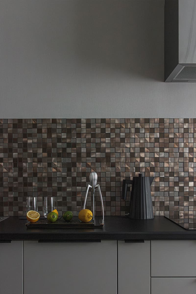 Обволакивающий интерьер компактной квартиры для мужчины — проект дизайн-студии «Воздух»